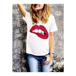 Sequin Lip T-shirt